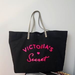 CUTE VICTORIA's SECRET BLACK & HOT PINK CANVAS TOTE W/BLACK & WHT STRIPE STRAPS